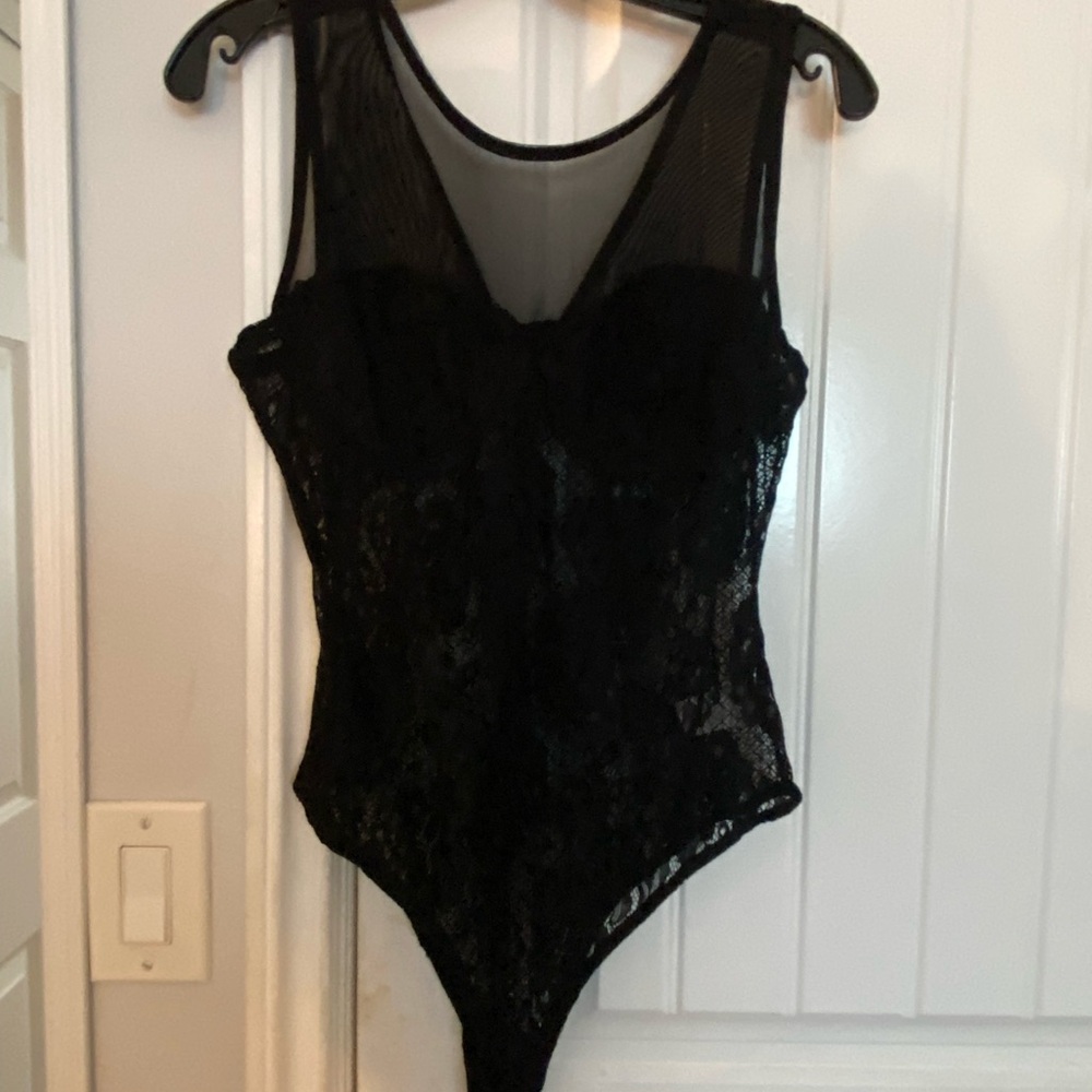 Lulus lace body suit size medium nwt